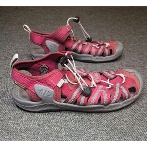 Keen Newport H2 Sandals Waterproof Shoes Red / Pink Women's size 7 US Shoes